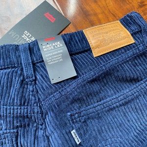 Brand new Levi’s corduroy pants 32x34